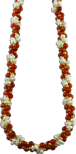 Perlenkette – Suesswasserzuchtperlencollier und echter Achat, vergoldeten Zwischenteilen, durchmesser 10mm, Laenge 43cm,ca 5 Jahre alt, top Zustand
