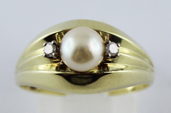 Ring in Gelbgold 585/- mit 1 japnischen Akoyazuchtperle und 2 Brillanten 0,04ct. TW/SI, Groesse 19,1mm