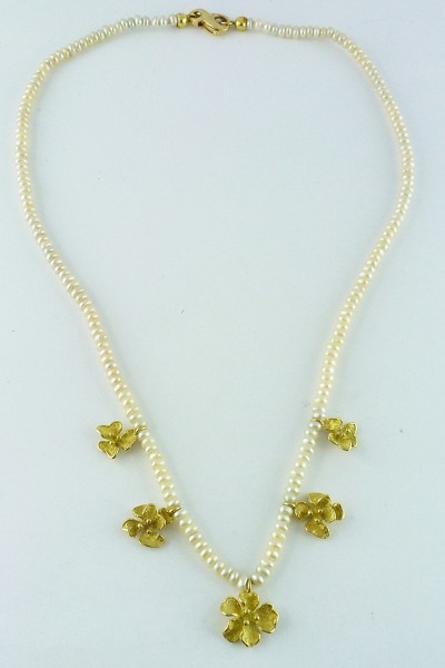 Perlenkette  Suesswasserzuchtperlen Perlencollier Gelbgold 750/- Karabiner 5 Goldblueten