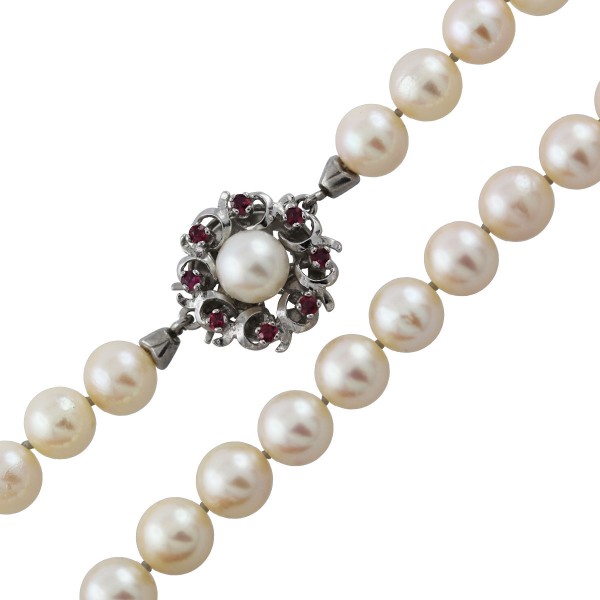 Perlenkette – Perlencollier japanische Akoyazuchtperlen  Weißgold 585/- Schließe mit Rubin