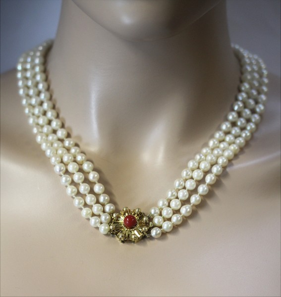 Perlenkette Perlencollier japanische Akoyazuchtperlen Gelbgold 585