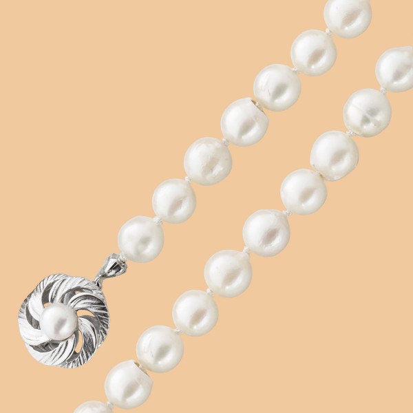 Perlenkette – Perlencollier japanische Akoyazuchtperlen Weißgold 585 Blütenschliesse