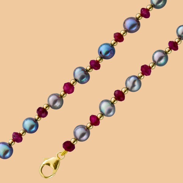 Perlenkette – Perlencollier Anthrazit Süßwasserzuchtperlen rot facettierten Rubine Goldkugeln 585 14 Karat