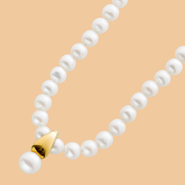 Perlenkette Japanische Akoyazuchtperlen weiß rose Perlenlustre Gelbgold 585 Schließe und Perlenanhängeclip