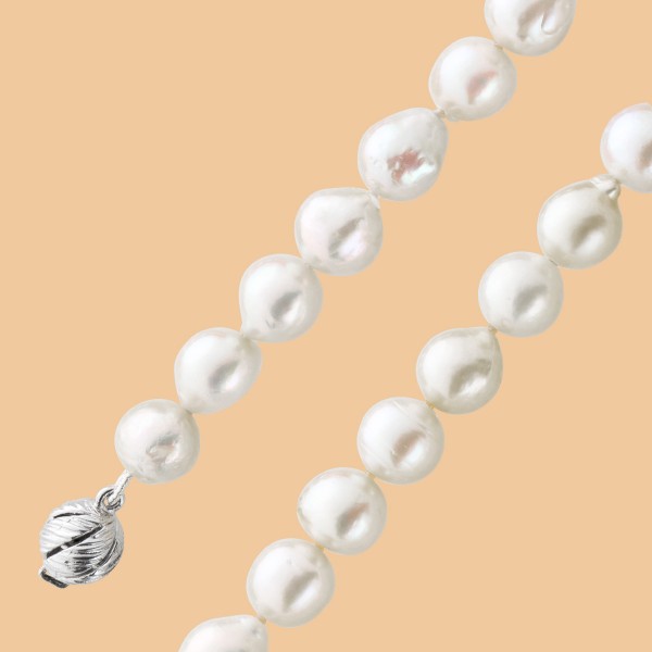 Perlenkette – Japanische Akoya Zuchtperlenkette leichte Barockform schönes Lustre Kugelschließe Sterling Silber 925 48cm