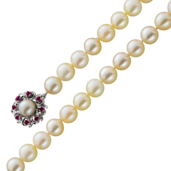 Perlen Collier runden Akoyaperlen creme rose schimmernd Weißgold 585 Schließe Rubin rot