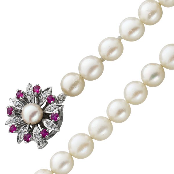 Perlenkette Akoyaperlencollier runde perlen kaum natürliche Einschlüsse weiss Creme,Schliesse WG 585/- rote Rubine, Diamanten
