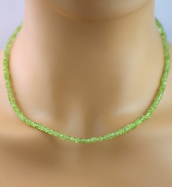 Edelsteinkette Collier grüner Peridot facettierte Rondellperlen Silber 925 Federring Verschluss 45cm