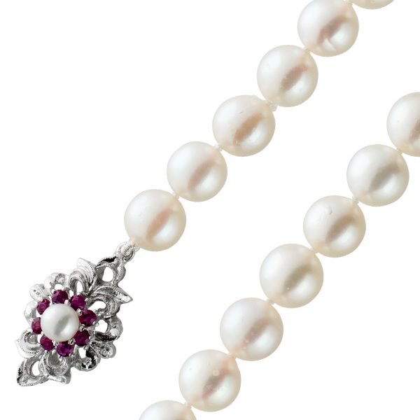 Perlenkette Japanische Akoyaperlen riesige Perlen 8,5mm Weissgold 750 Rubin Schließe Breite 22 mm