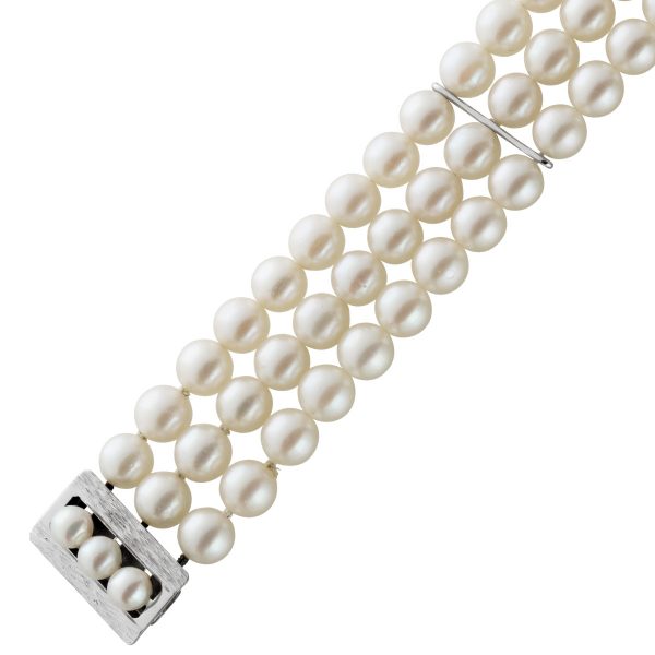 Antikes 3-Reihiges Perlen Armband 1960 Top Zustand Japanischen feinste Akoyaperlen AAA Perlenqualität Weißgold 585 Schließe 18cm Unikat