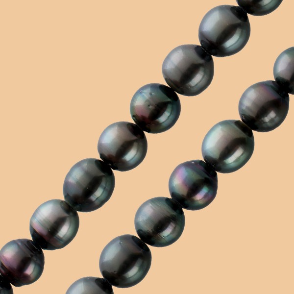 Perlenkette mit leichten Barockperlen Tahiti schwarz-antrazitfarben leichte Einschlüssen im Verlauf Silber 925 Karabiner